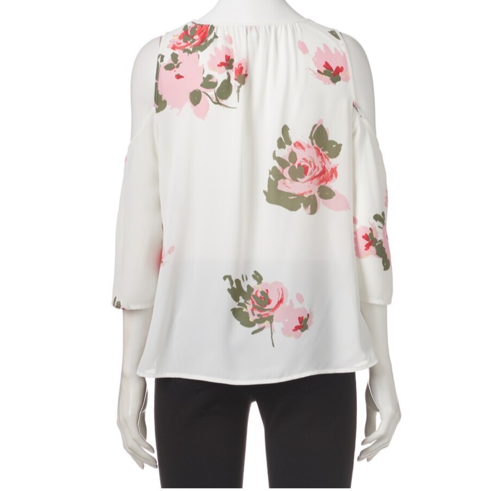 NWT Candie’s Keyhole Cold Shoulder Top Size M